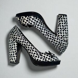 Y2K COACH Heels | Peep-Toe Corey Platform Pumps in Black/White Size 7.5
